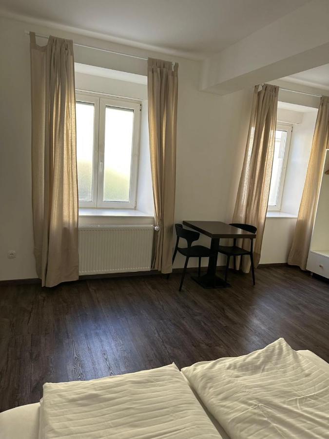 Apartment Zhang Graz Bagian luar foto