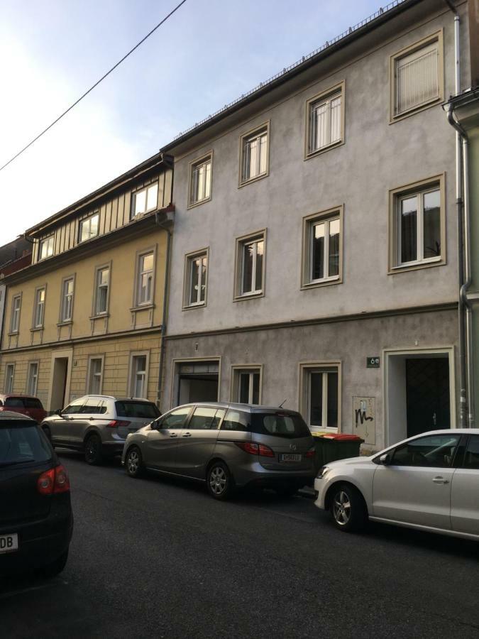 Apartment Zhang Graz Bagian luar foto
